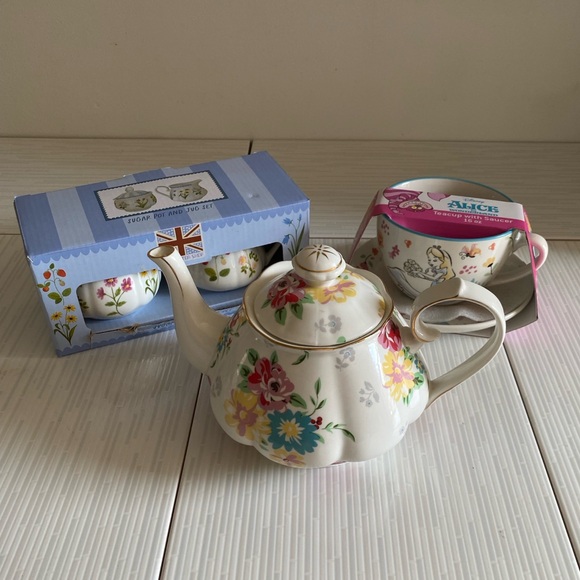NEW Blue Bird & Willow British Teashop Floral Sugar Pot & Jug Cream Set Tea time - Picture 12 of 15